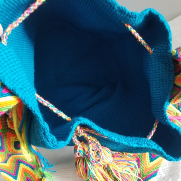 Mochilla Wayyu Handcrafted Woven Bucket Crossbody Bag Teal with Colorful Strap - Picture 9 of 13
